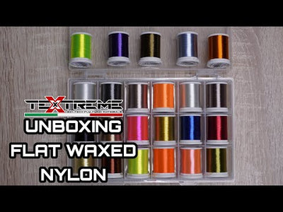 unboxing-flat-waxed-nylon